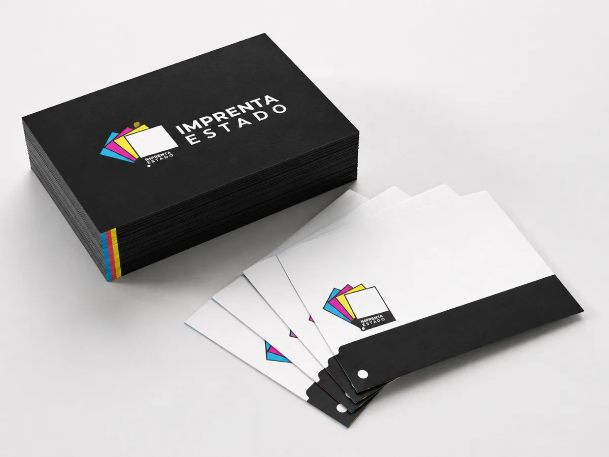 Tarjetas de presentación impresas con terminaciones premium